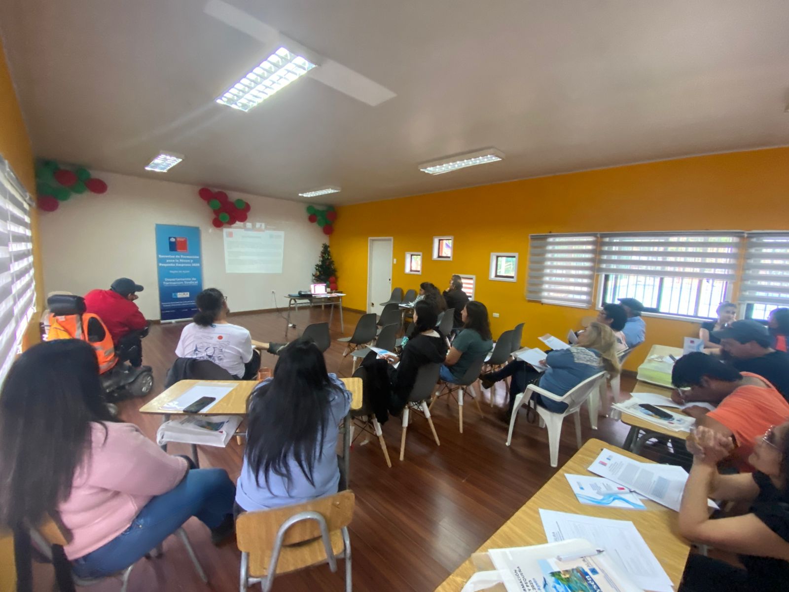 Escuela de formación MIPES en Aysén