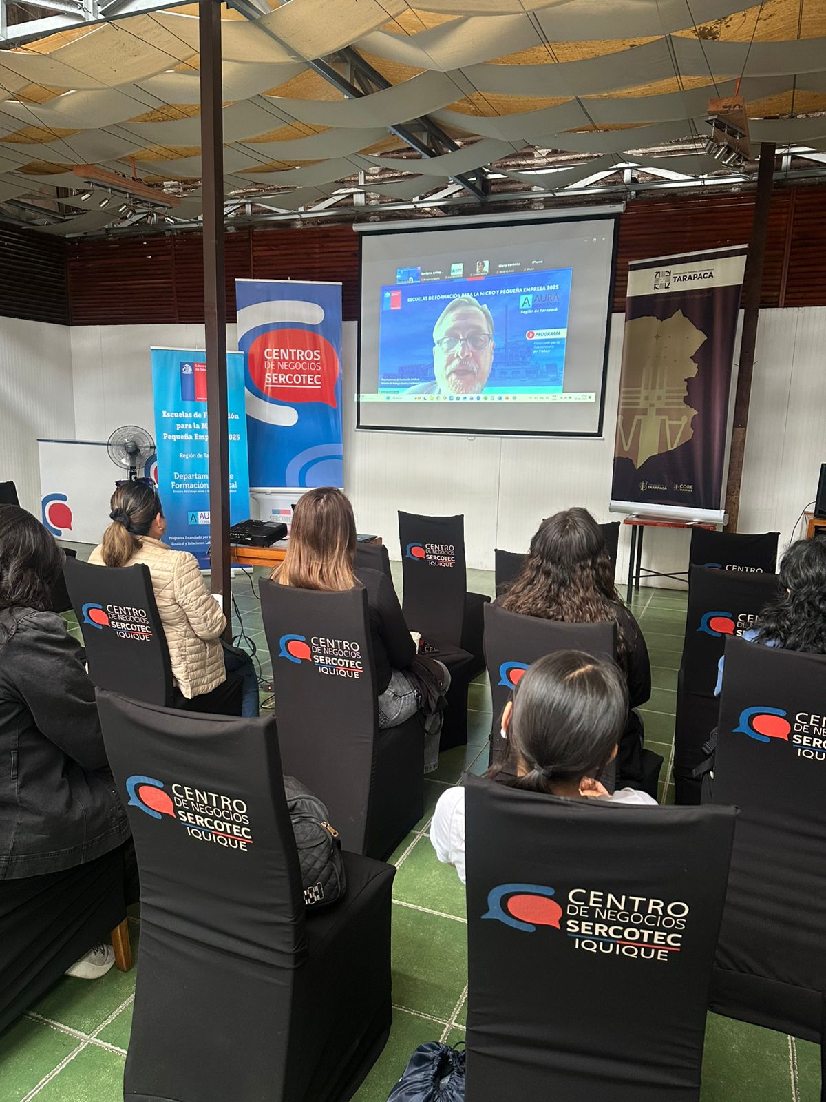 Participantes de la Escuela MIPES Emprendedores hacia la Formalización en Tarapacá