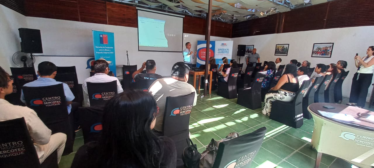Participantes de la Escuela de Formación para MIPES Formalizadas en Iquique